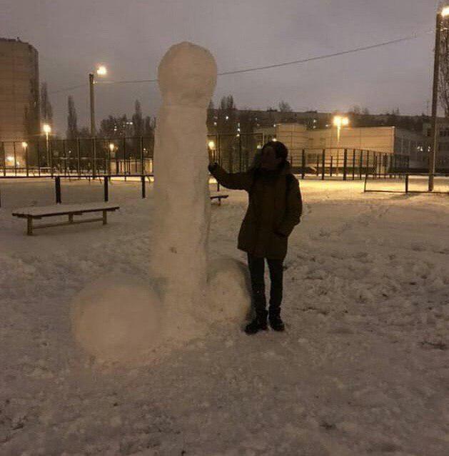 Прикол: Х@ёвый снеговик