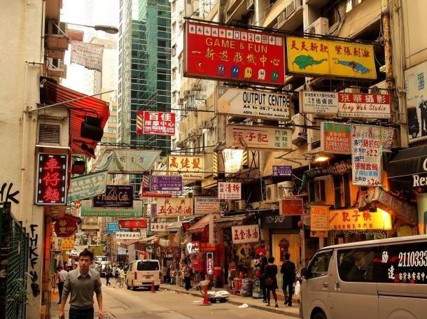 Прикол: Гонконг. Количество рекламы зашкаливает