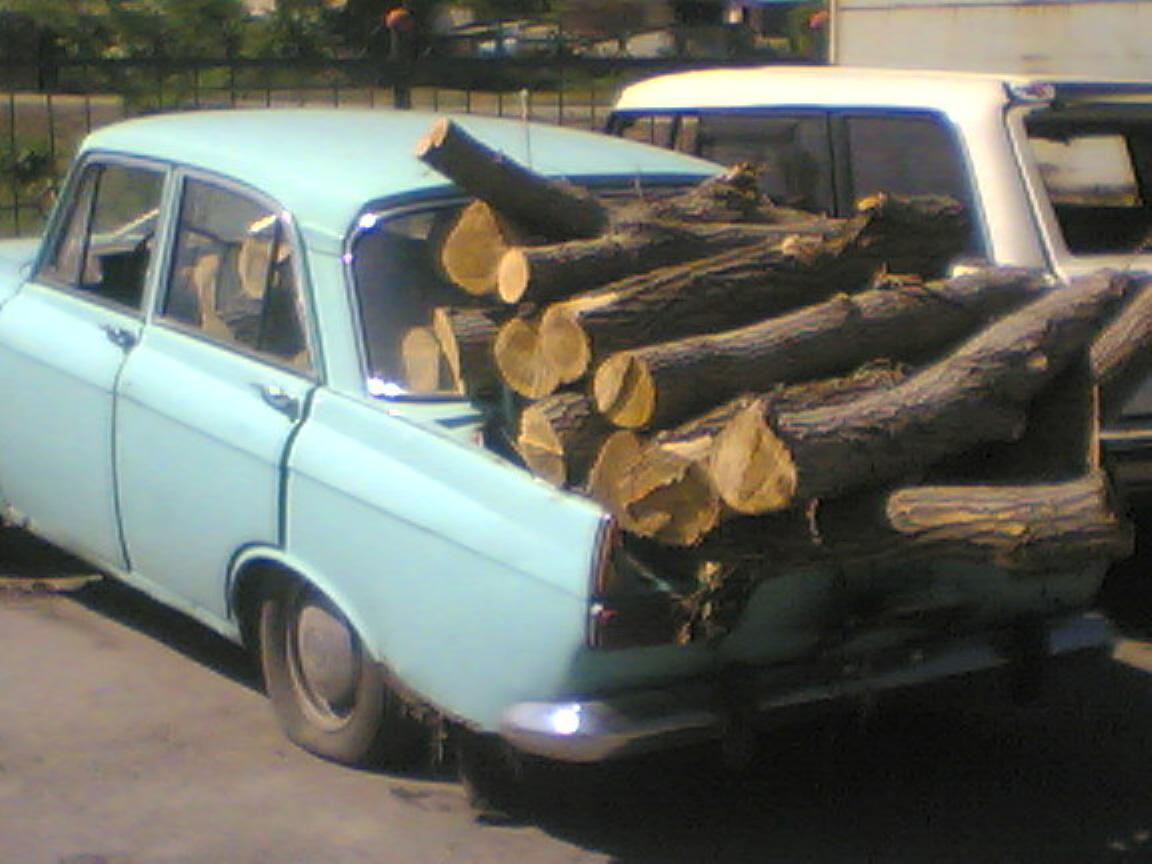 Прикол: автопаровоз на дровах
