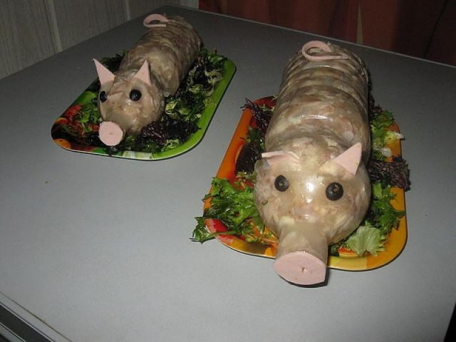 Прикол: Свинья, свининой же начиненная