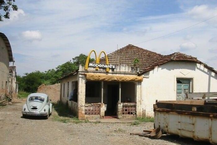 Прикол: McDonalds с местным колоритом