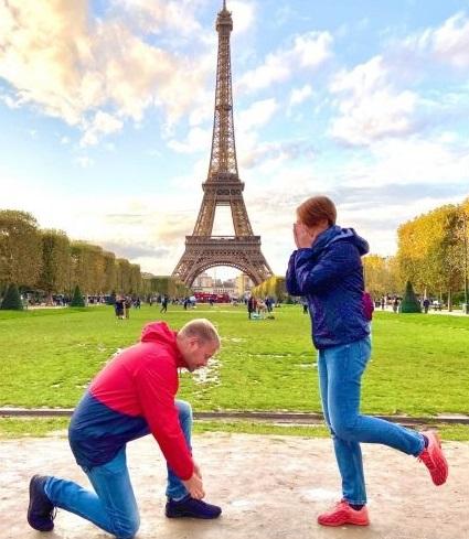 Прикол: Никогда не завязывай шнурки в Париже! НИКОГДА!