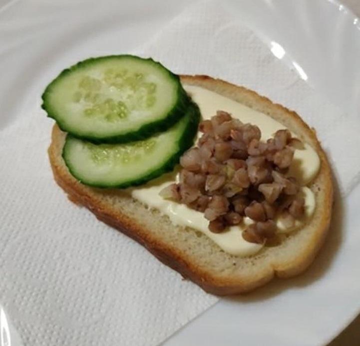 Прикол: Бутерброд с гречневой икрой