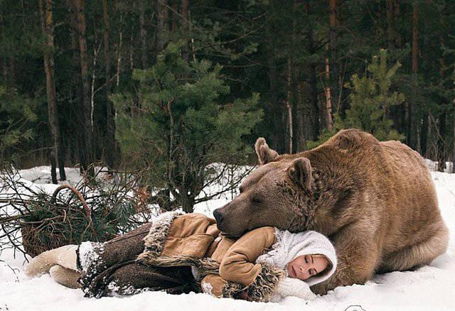 Прикол: Маша и медведь
